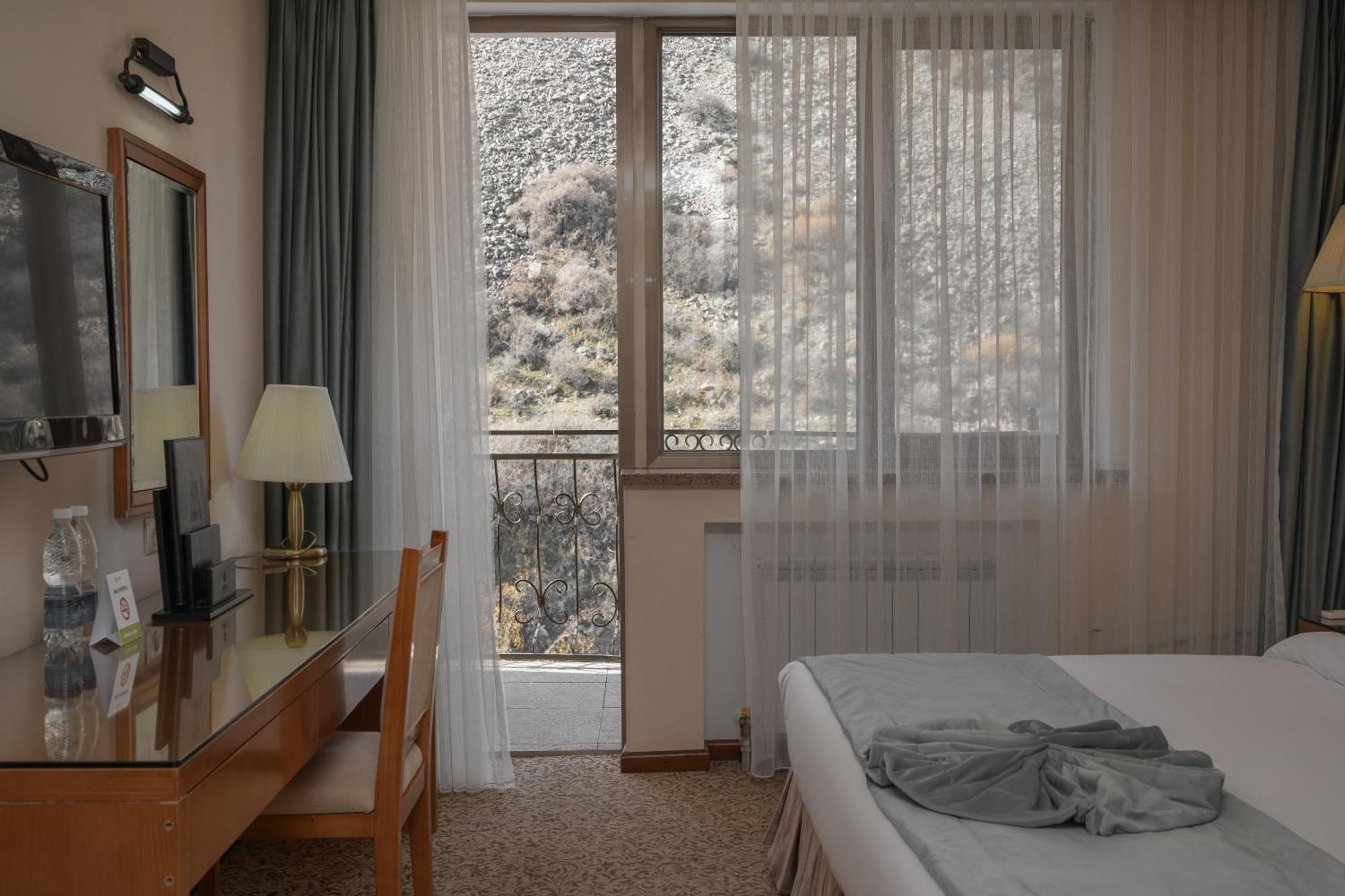 Jannat Resort Kara-Bulak Exteriör bild